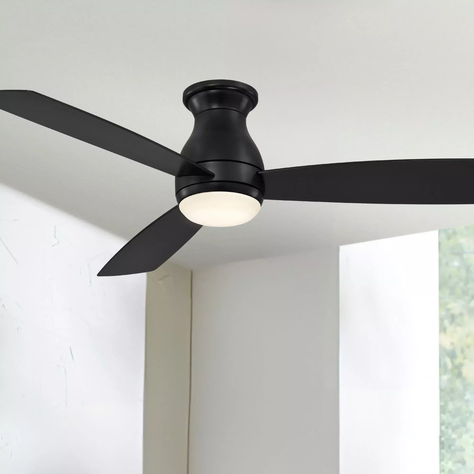 Hugh 52" Ceiling Fan